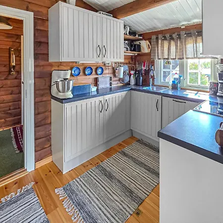 2 Bedroom Lovely In Feriehus