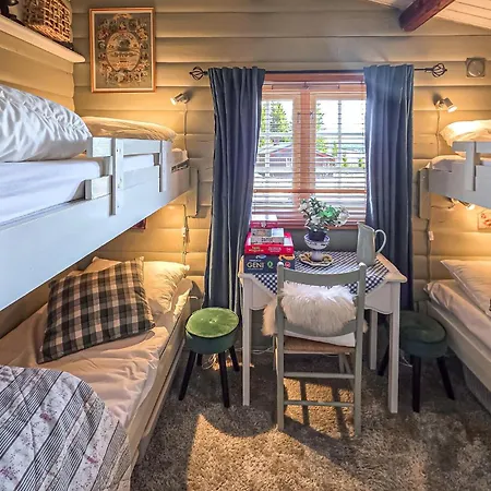 2 Bedroom Lovely In *